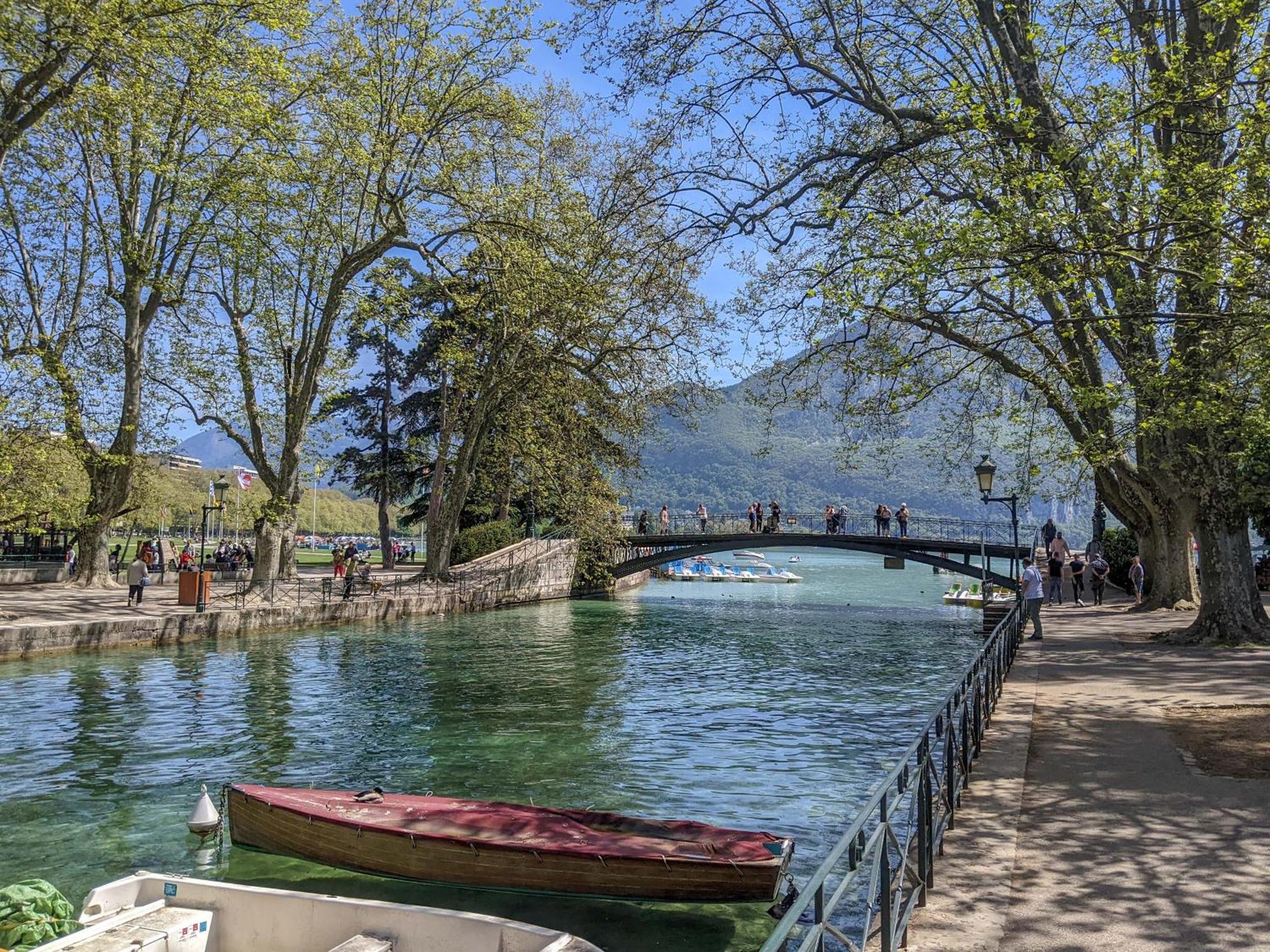 Nid Douillet Bed & Breakfast Annecy Exterior photo